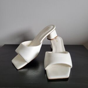 Aldo Aneka Women's White Slide Bridal Sandals Pillowtalk Technology US Size 8